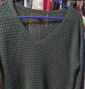AE size medium sweater/top